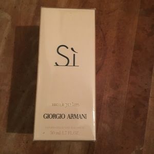 GIORGIO ARMANI Si. 1.7fl oz New