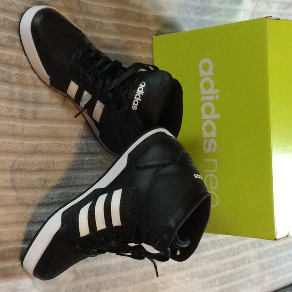 BRAND NEW *AUTHENTIC* in box ADIDAS RALEIGH MID