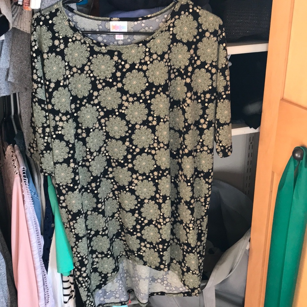 Lularoe Irma top