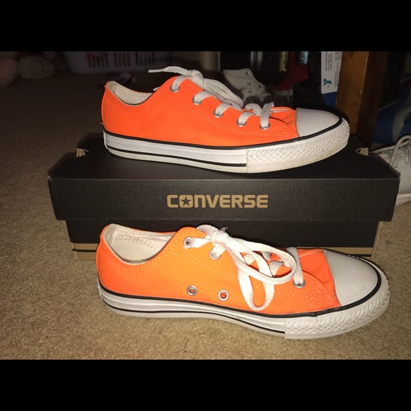 Converse - Picture 2 of 5