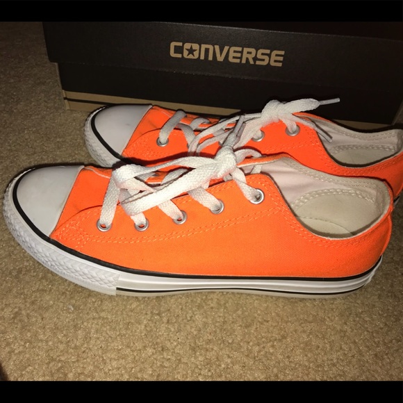 Converse - Picture 3 of 5