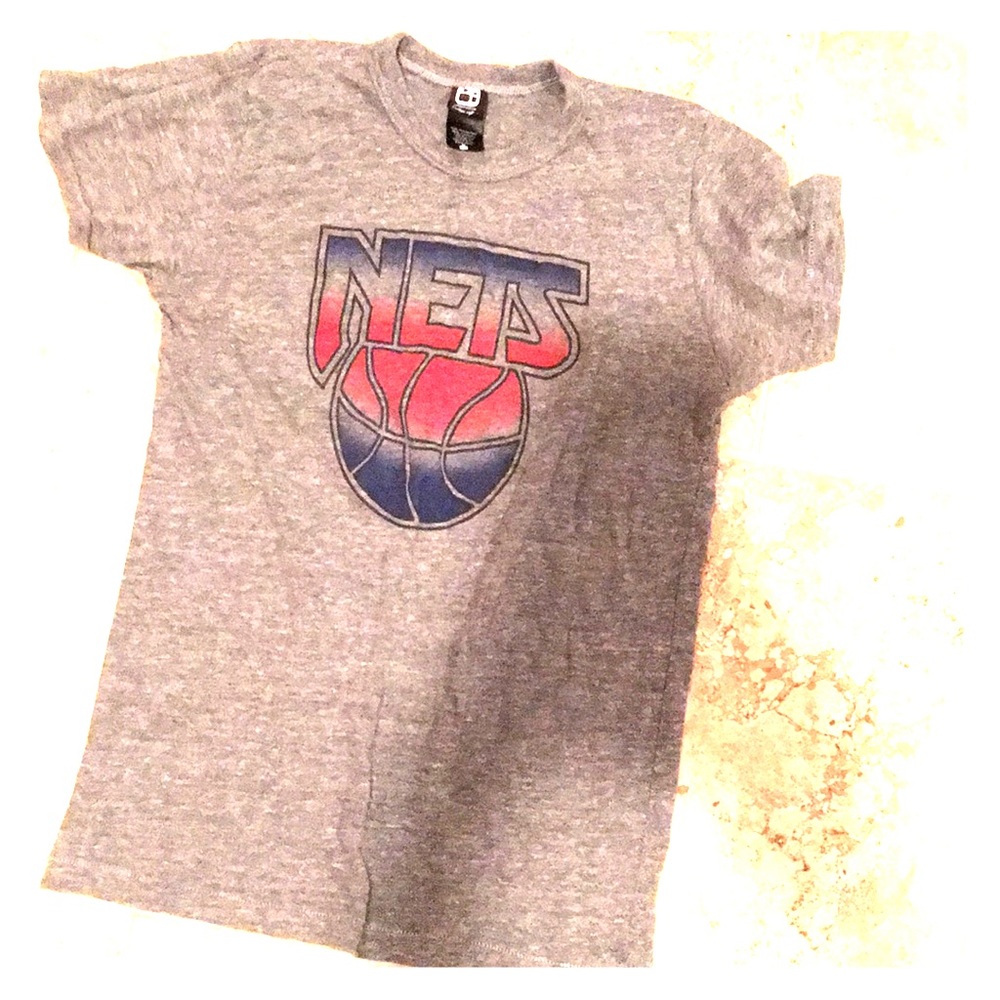 Vintage NETS basketball t-shirt