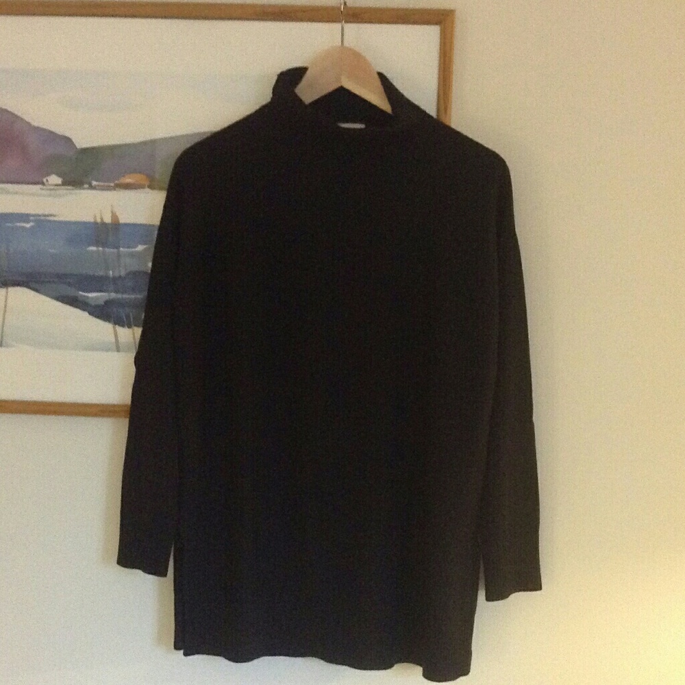 👋Closing today!!LOFT Tunic Sweater