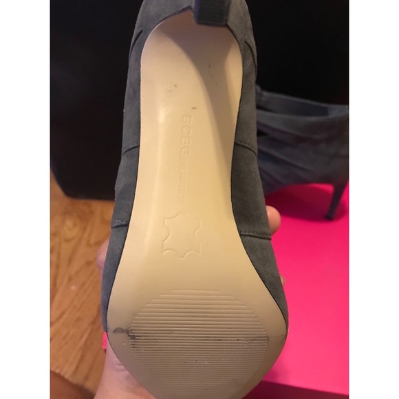 SALE!!! BCBG stiletto heels - Picture 3 of 7