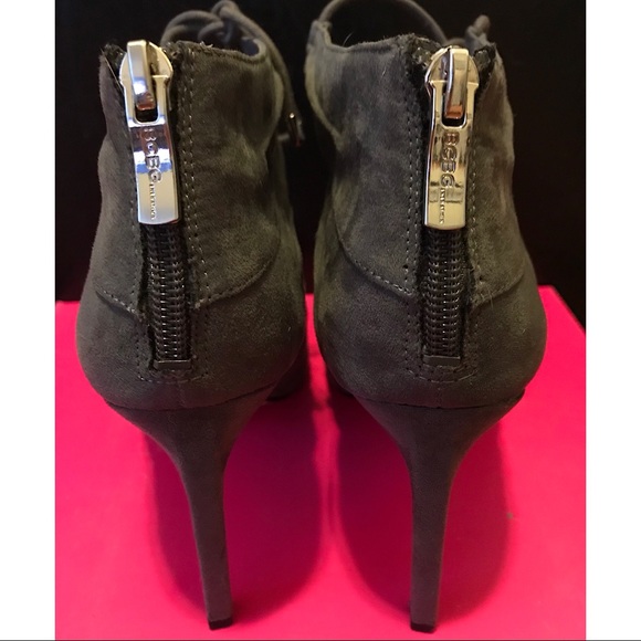 SALE!!! BCBG stiletto heels - Picture 5 of 7