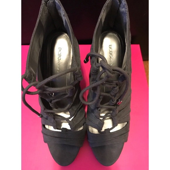 SALE!!! BCBG stiletto heels - Picture 6 of 7