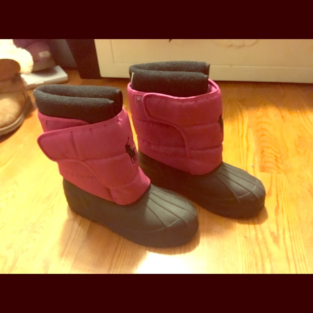 Snow boots