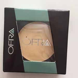 OFRA new in box banana powder