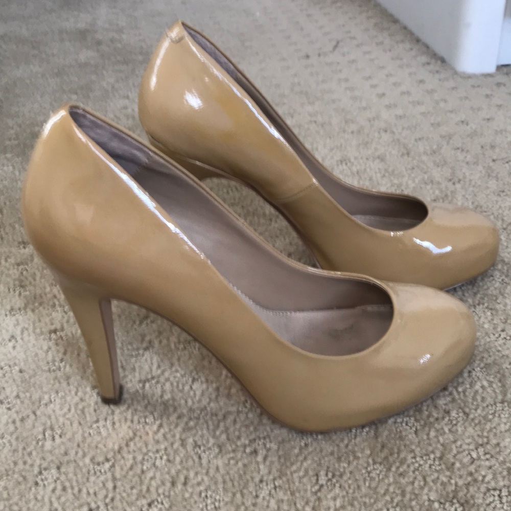 Steve Madden Nude Pumps