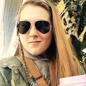 Meet your Posher, Brittany