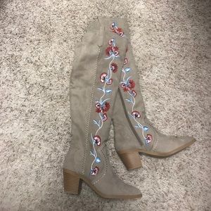 Over the knee embroidered boots ❤️