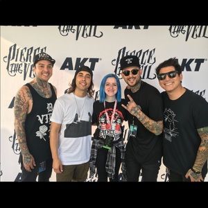 Meet your Posher, Julia