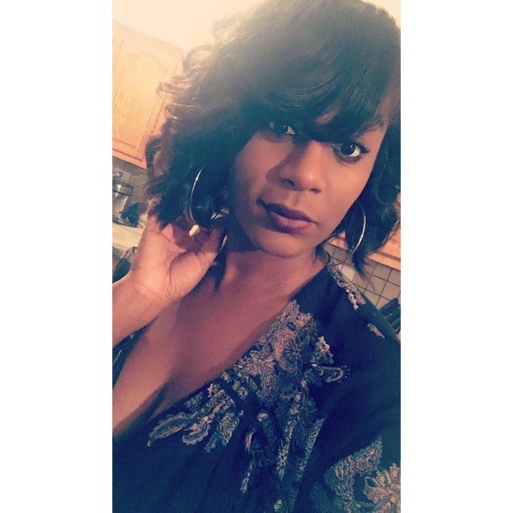 👋🏾 Meet Your Posher, R’Chelle👋🏾 - Picture 4 of 8