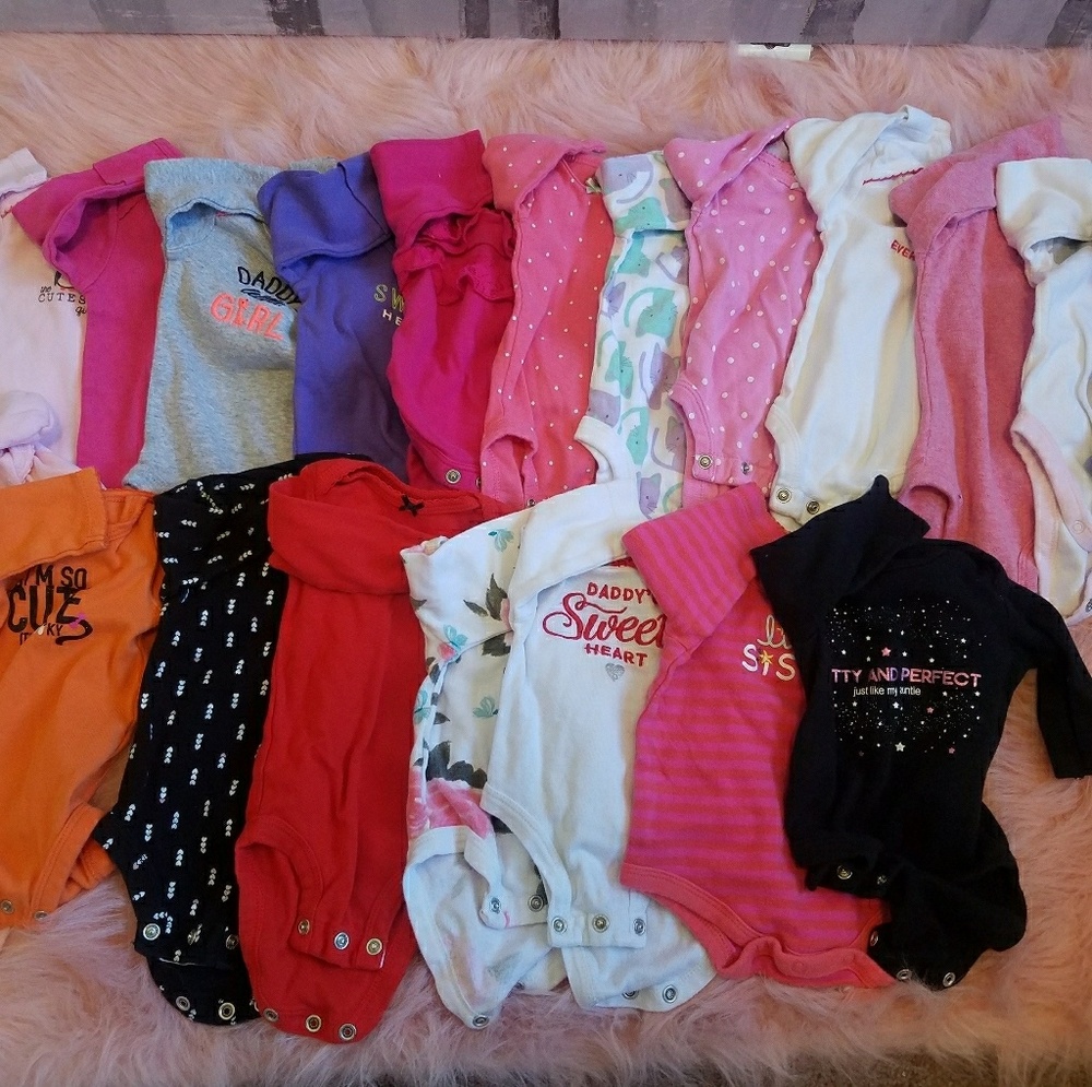 *SOLD* Huge lot of newborn long sleeve onsies!!