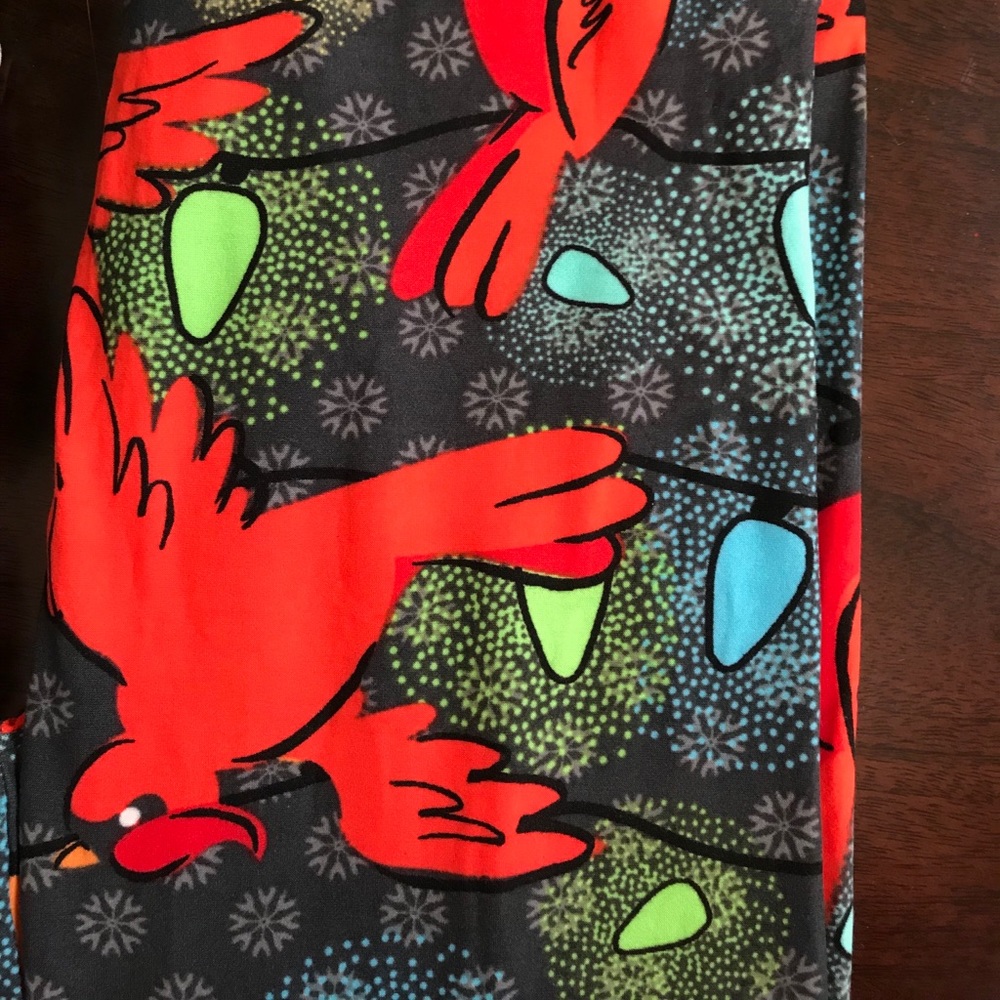 LAST CHANCE before removing! OS HOLIDAY LEGGINGS