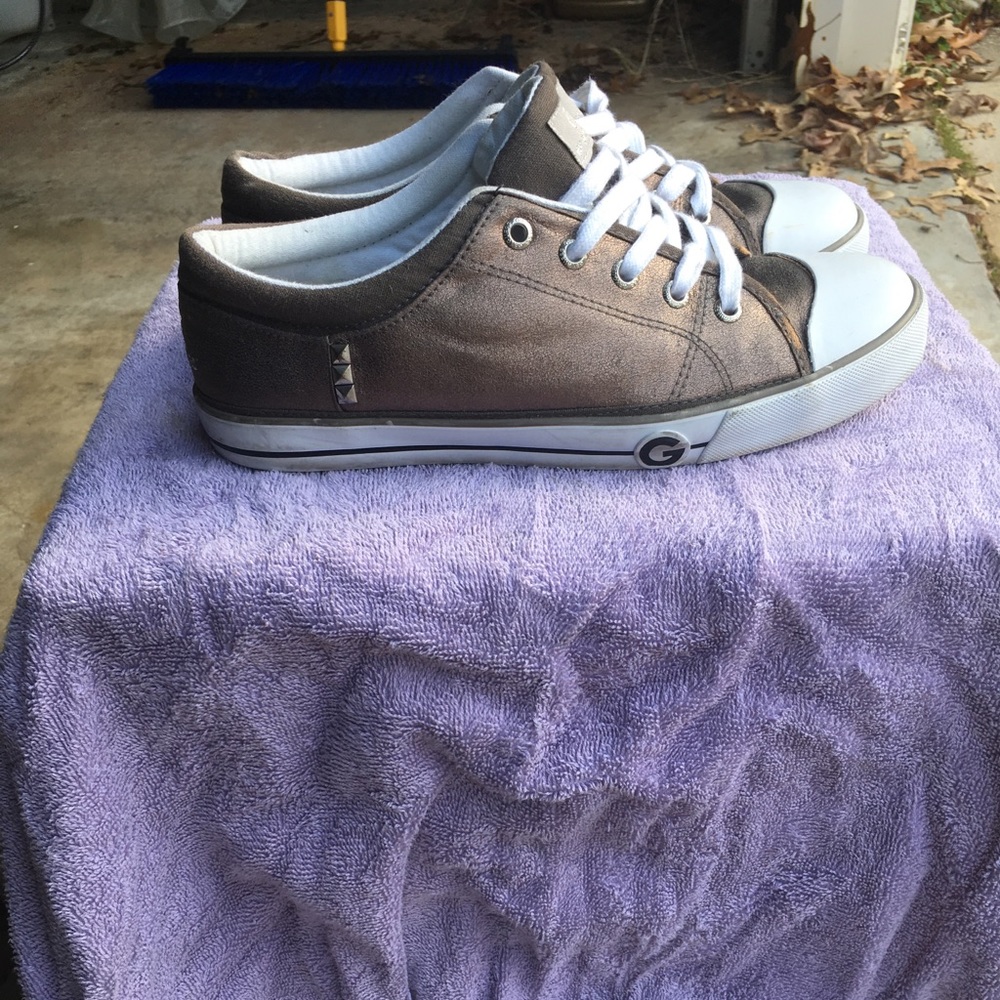 Women’s Guess sneakers