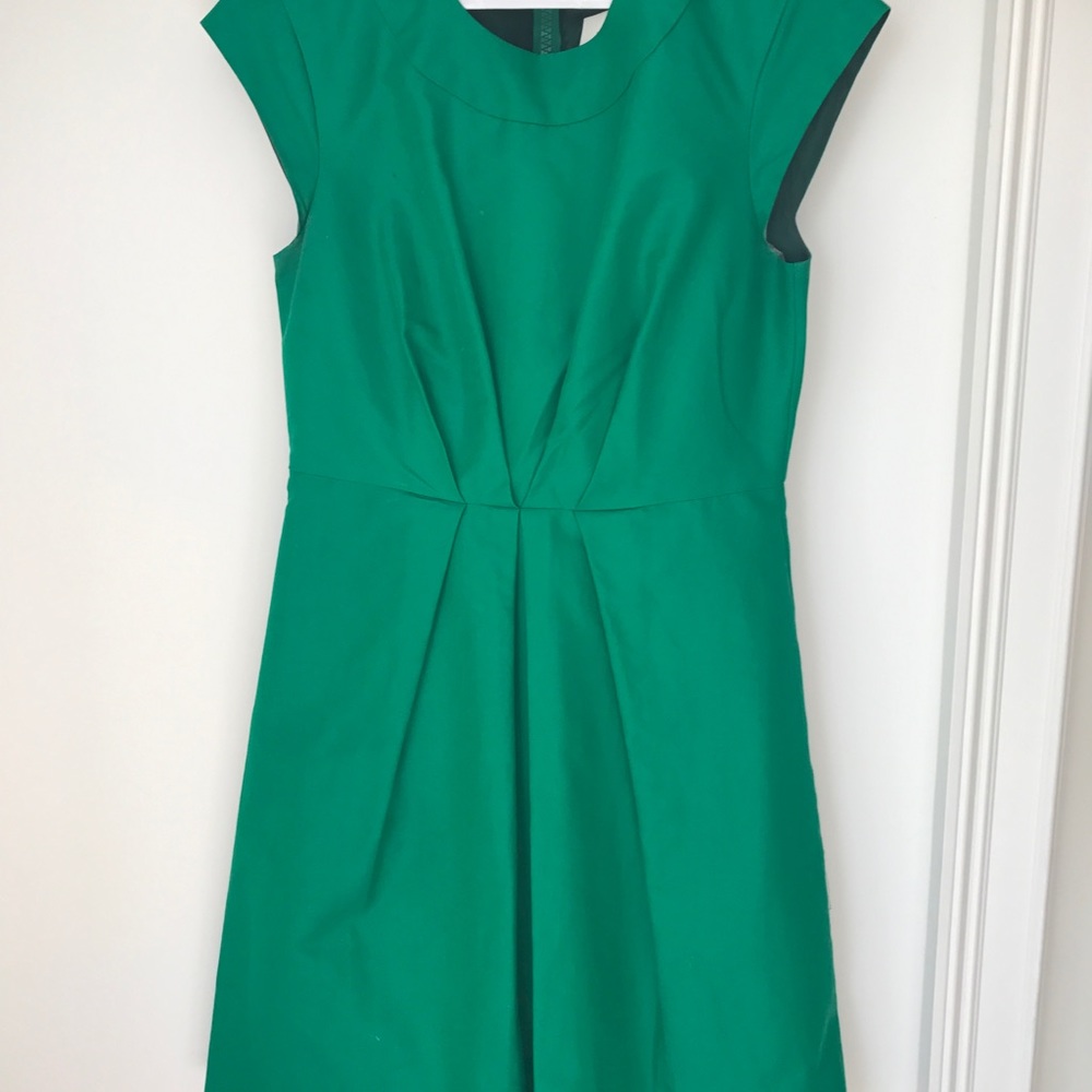 Classic Kate Spade dress -   Needs dry cleaning