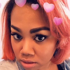 Meet your Posher, Monique