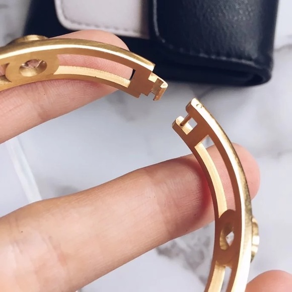 "Dripping in Gold" - Picture 6 of 7