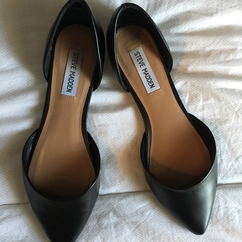 STEVE MADDEN FLATS. LIKE NEW. SZ 9