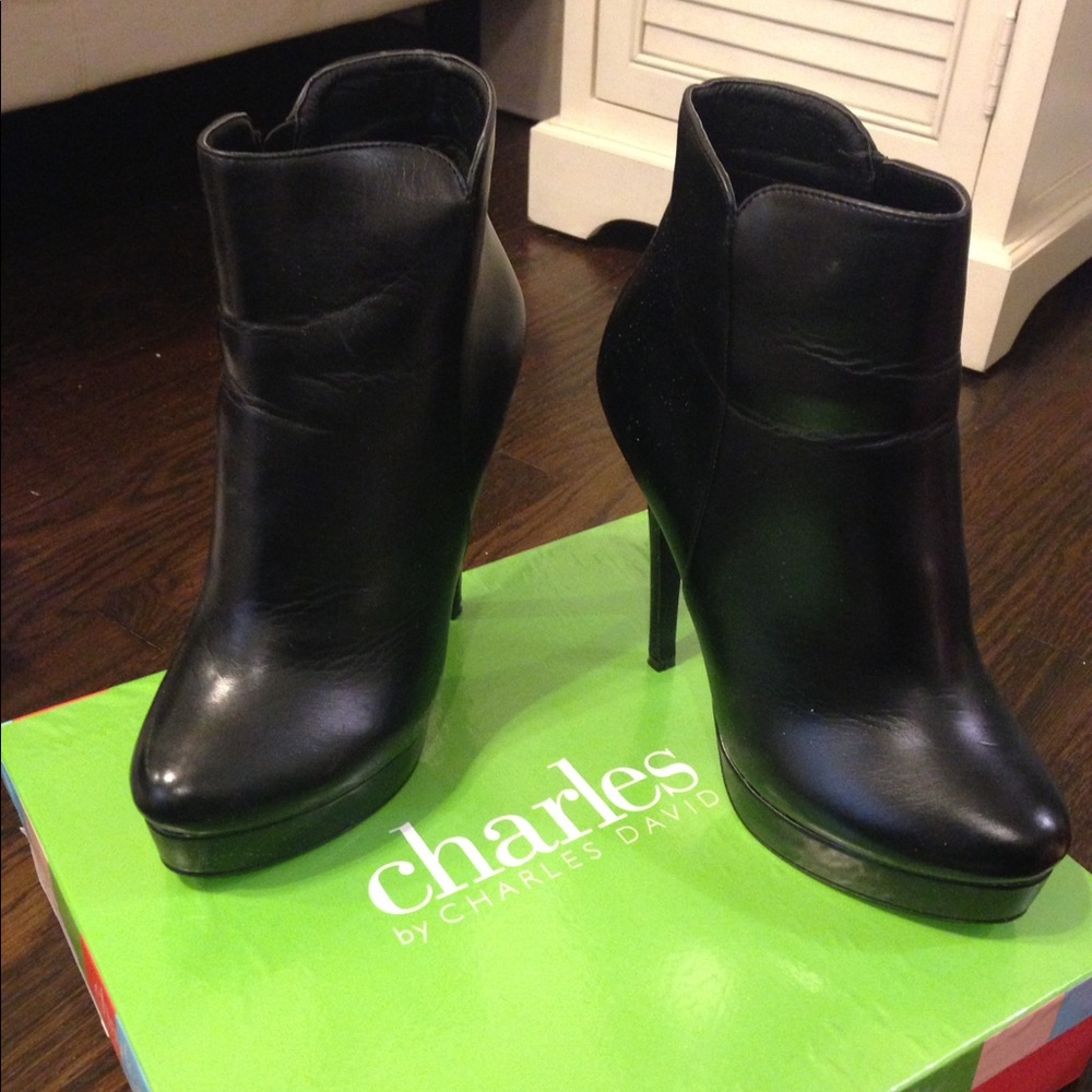 CHARLES by Charles David Black Leather Boots!
