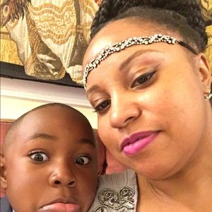 Meet your Posher, Shakira