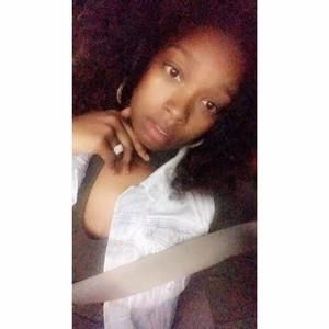 Meet your Posher, Domanique