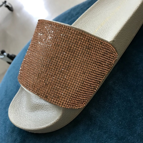 Sandals - Picture 4 of 6