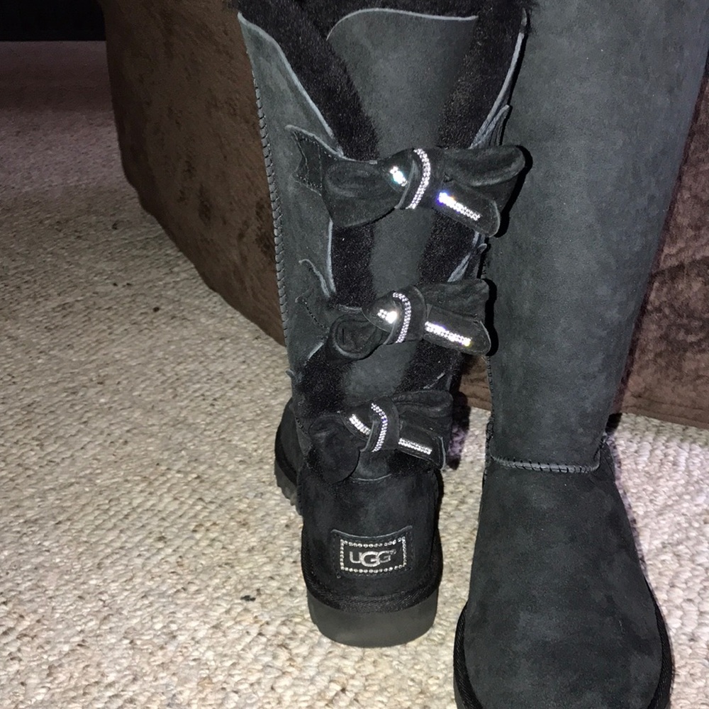 Black rhinestone uggs like brand new