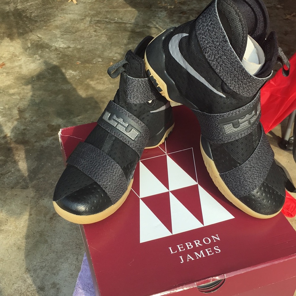 Lebron B-ball Sneakers