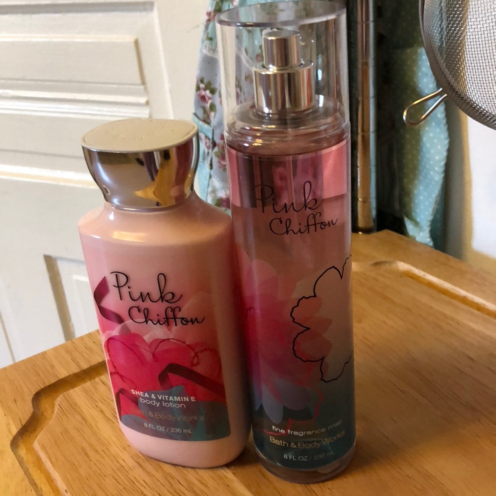 Bath and Body Works Gift Set - Pink Chiffon