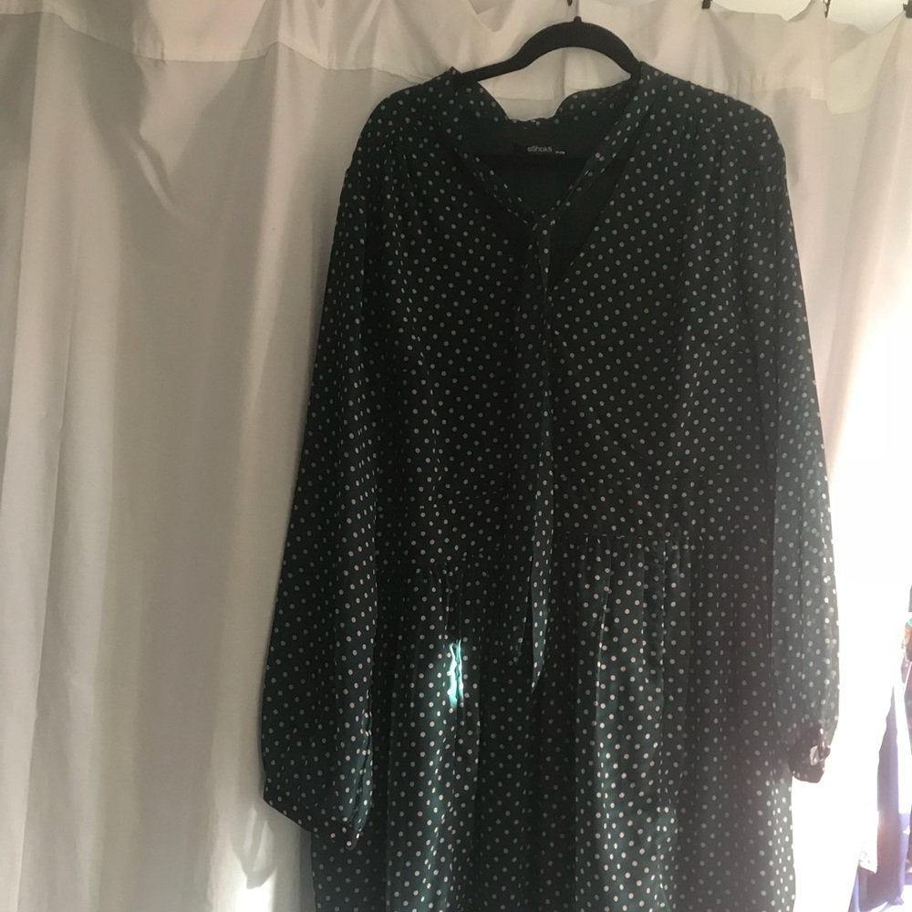 Eshakti classic dress! Below knee length