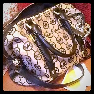 NWT Michael Kors medium bedford satchel