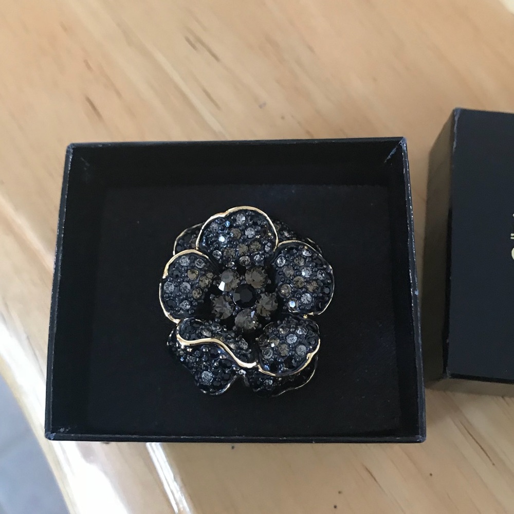 JOAN RIVERS RARE CRYSTAL BLK FLOWER COCKTAIL RING