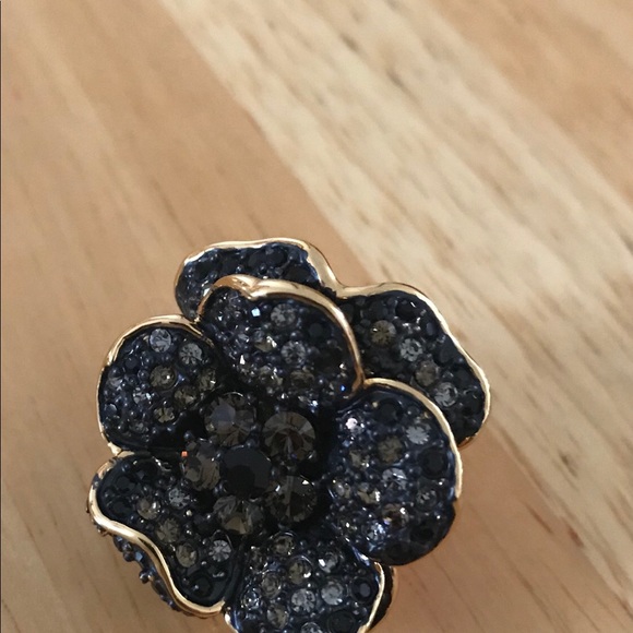 JOAN RIVERS RARE CRYSTAL BLK FLOWER COCKTAIL RING - Picture 4 of 6