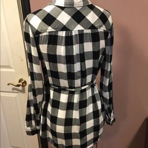 Liz Lange Tops - Plaid black & white button down maternity shirt Liz Lange Tops - Plaid black & white button down maternity shirt