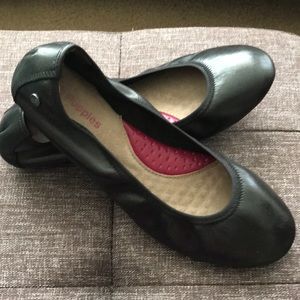 Hush Puppies Black Ballet Flats