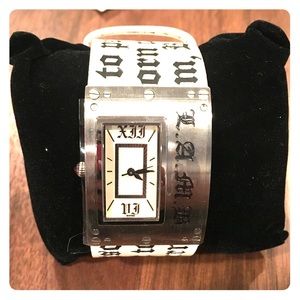 Gwen Stephani White LAMB watch NWT.