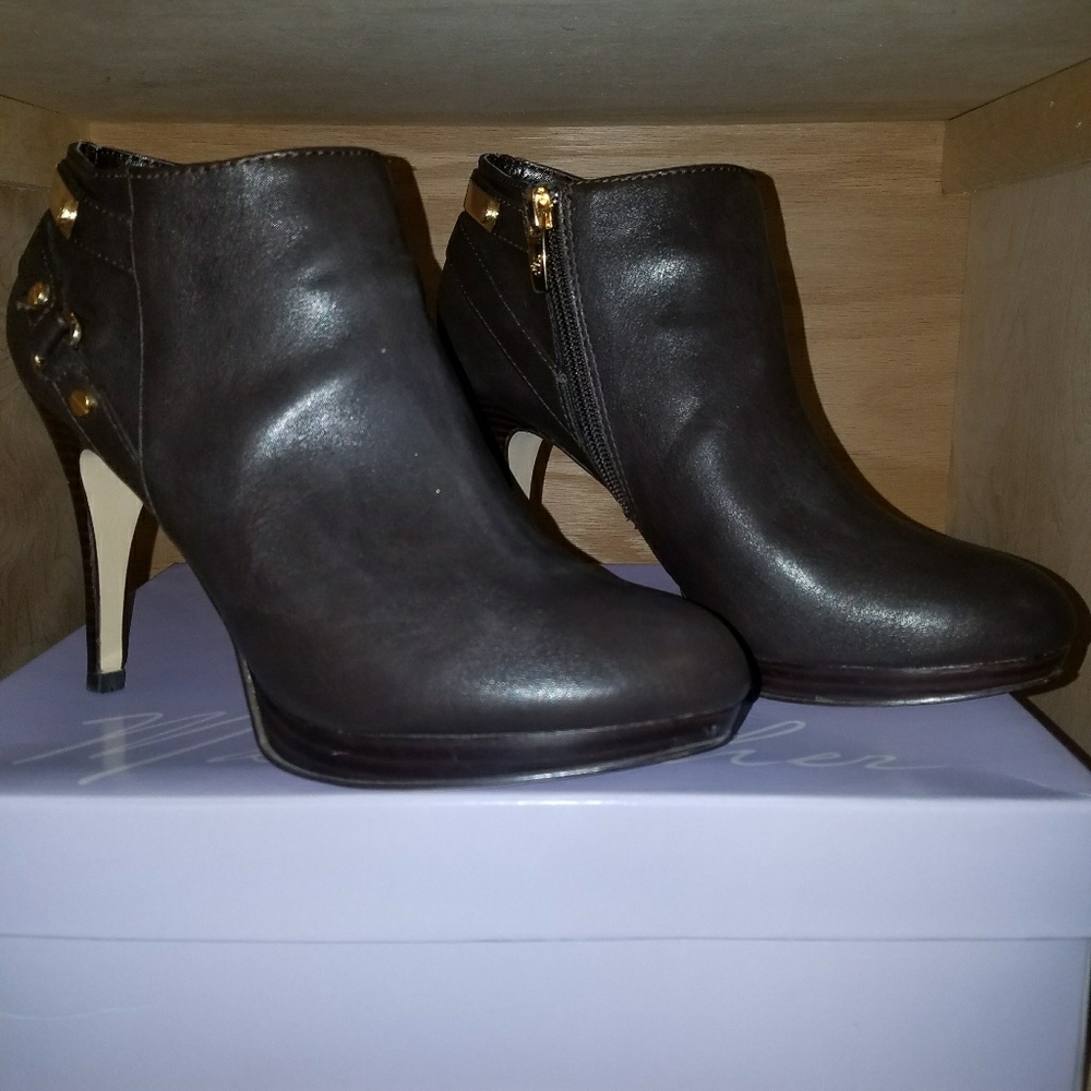 Marc Fisher Blaine Shootie Size 7.5