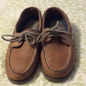 Light tan Sperry deck shoes size 8.5M