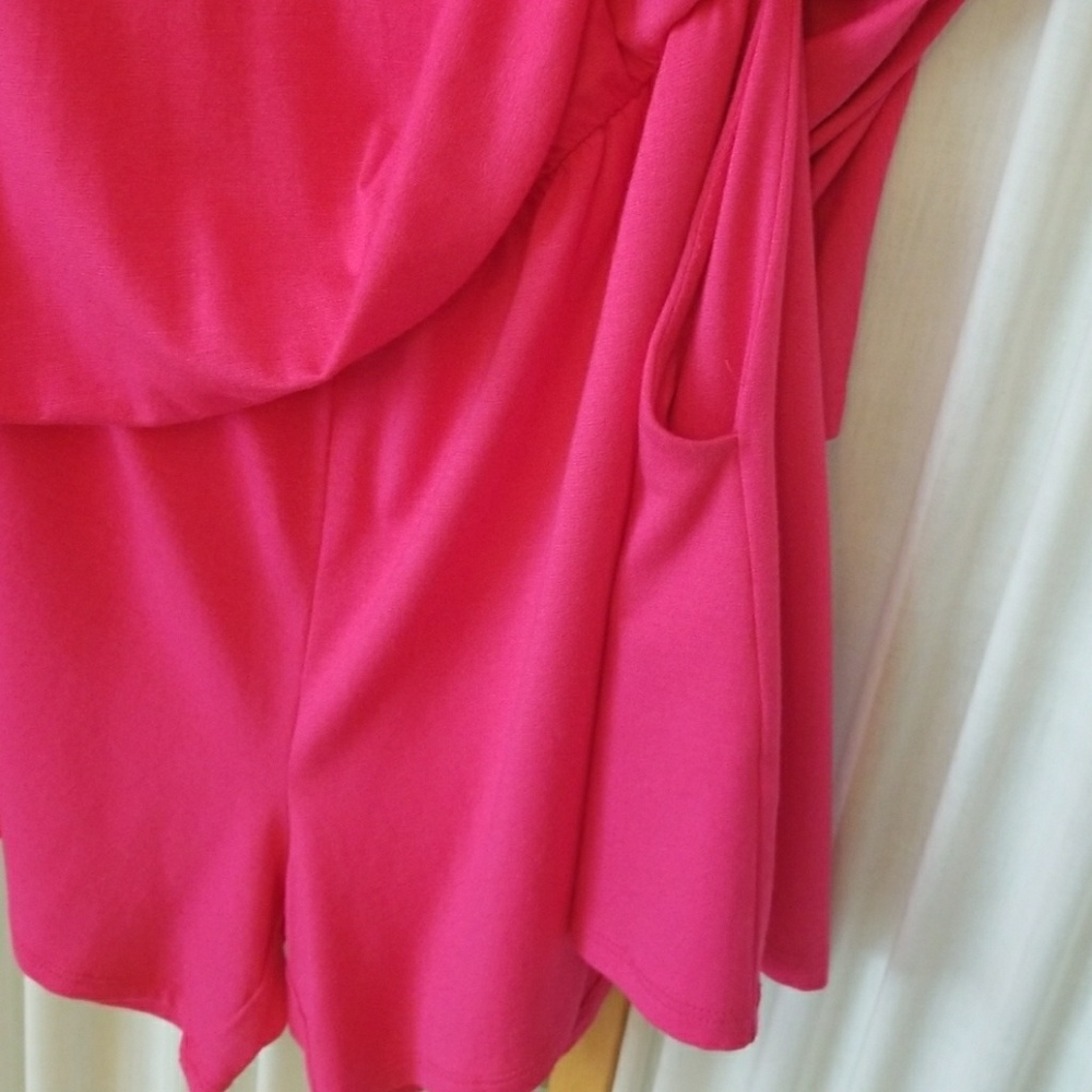 Cold shoulder hot pink Rompers ! - Picture 3 of 8