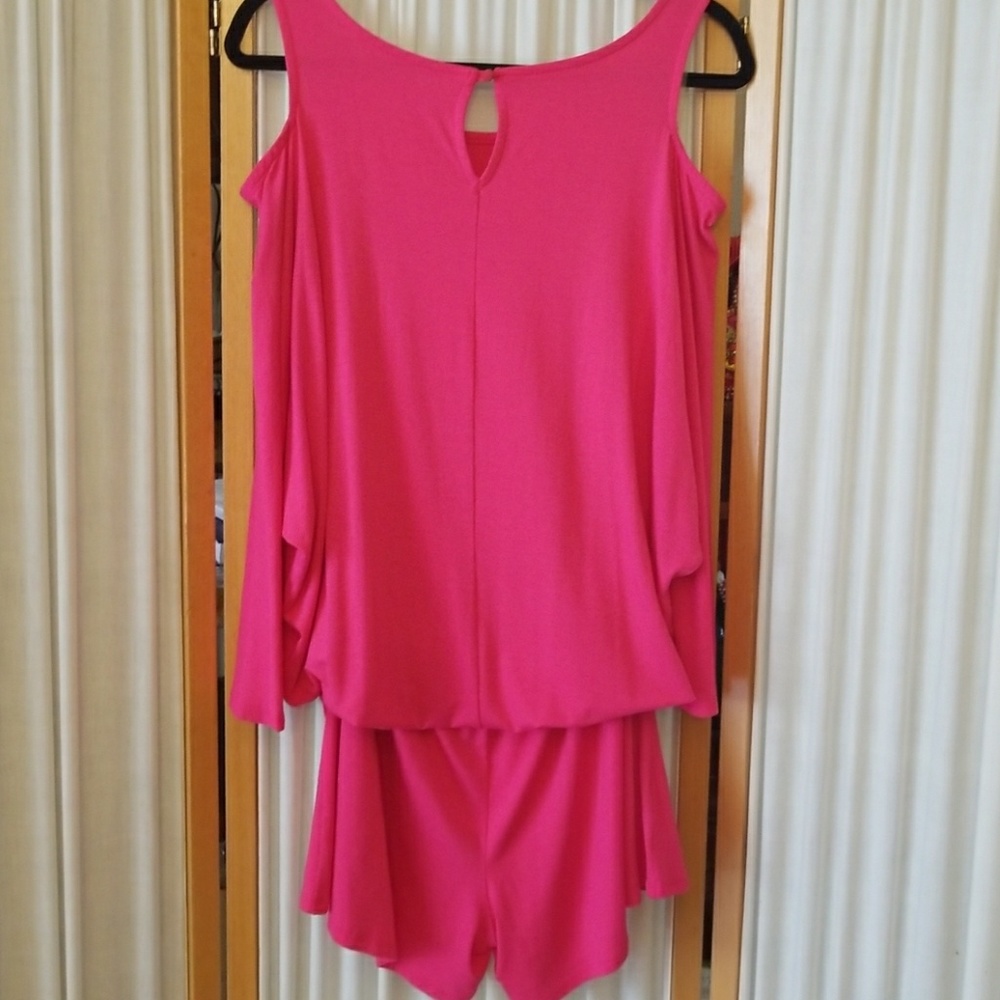 Cold shoulder hot pink Rompers ! - Picture 8 of 8