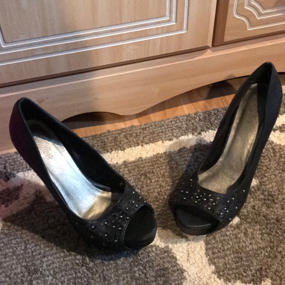 Black heels