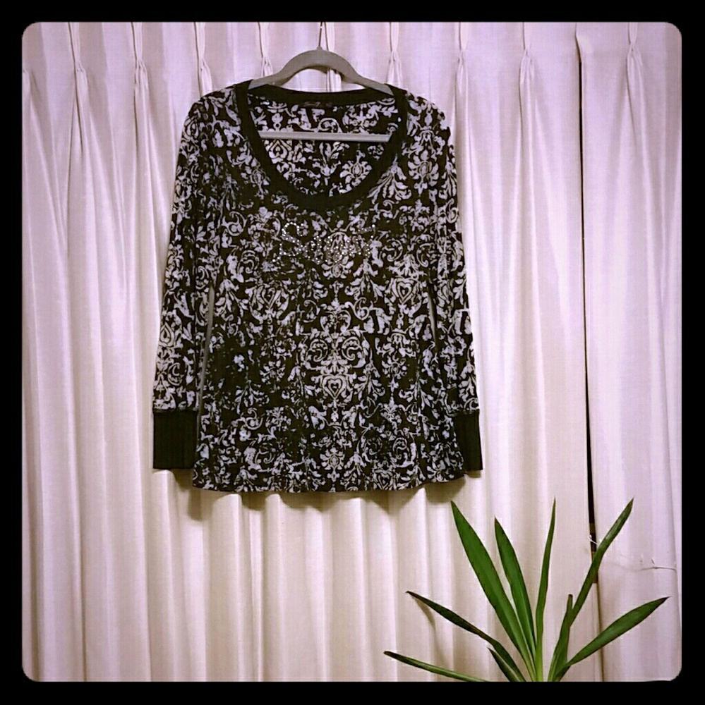 Long sleeved "Seven" sparkle gray-black pattern to