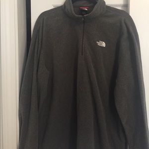 Men's North Face quarter zip fleece