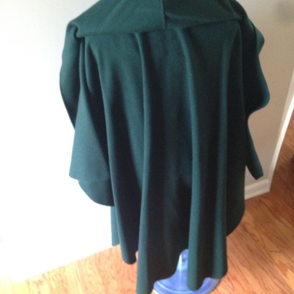 Bellantrae wool cape 😍 - Picture 3 of 6