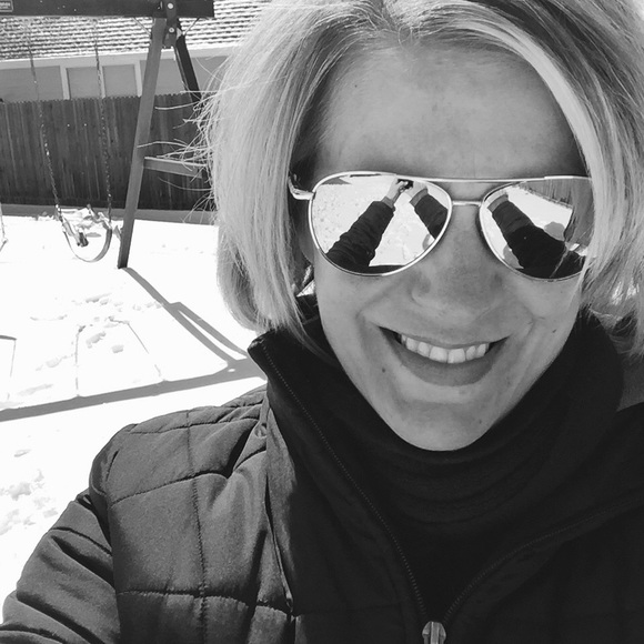 Meet your Posher, Amanda - Picture 1 of 3