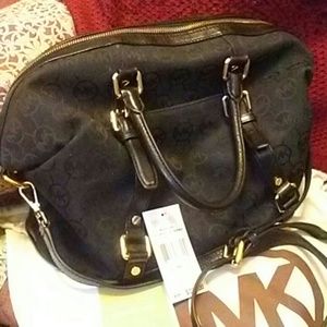 EUC lg Michael Kors monogram Bedford satchel