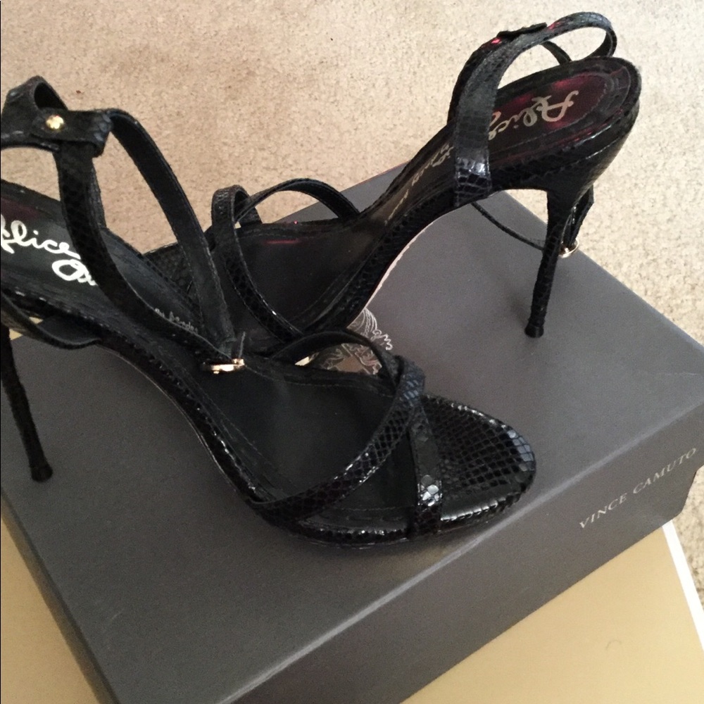 Shoe - Picture 2 of 8
