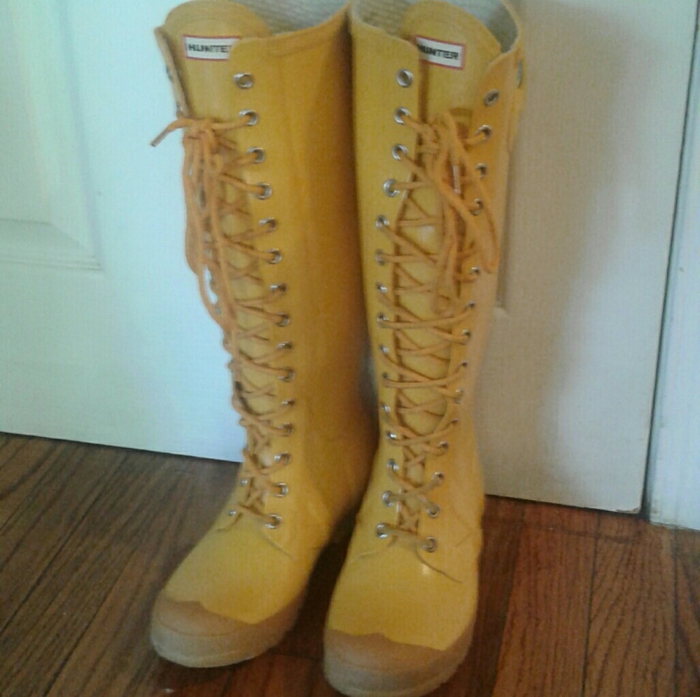 Hunter size 8 rain boots